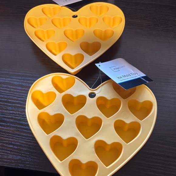 HEART ICE TRAY MOLDS - Picture 1 of 2